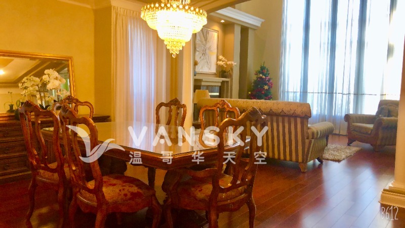 221217161239_Dining and Sun Room.jpg